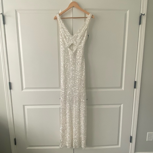 Betsy Adam V-Neck Cutout-Detail Sequinned IvorySilver 4 - Picture 4 of 16